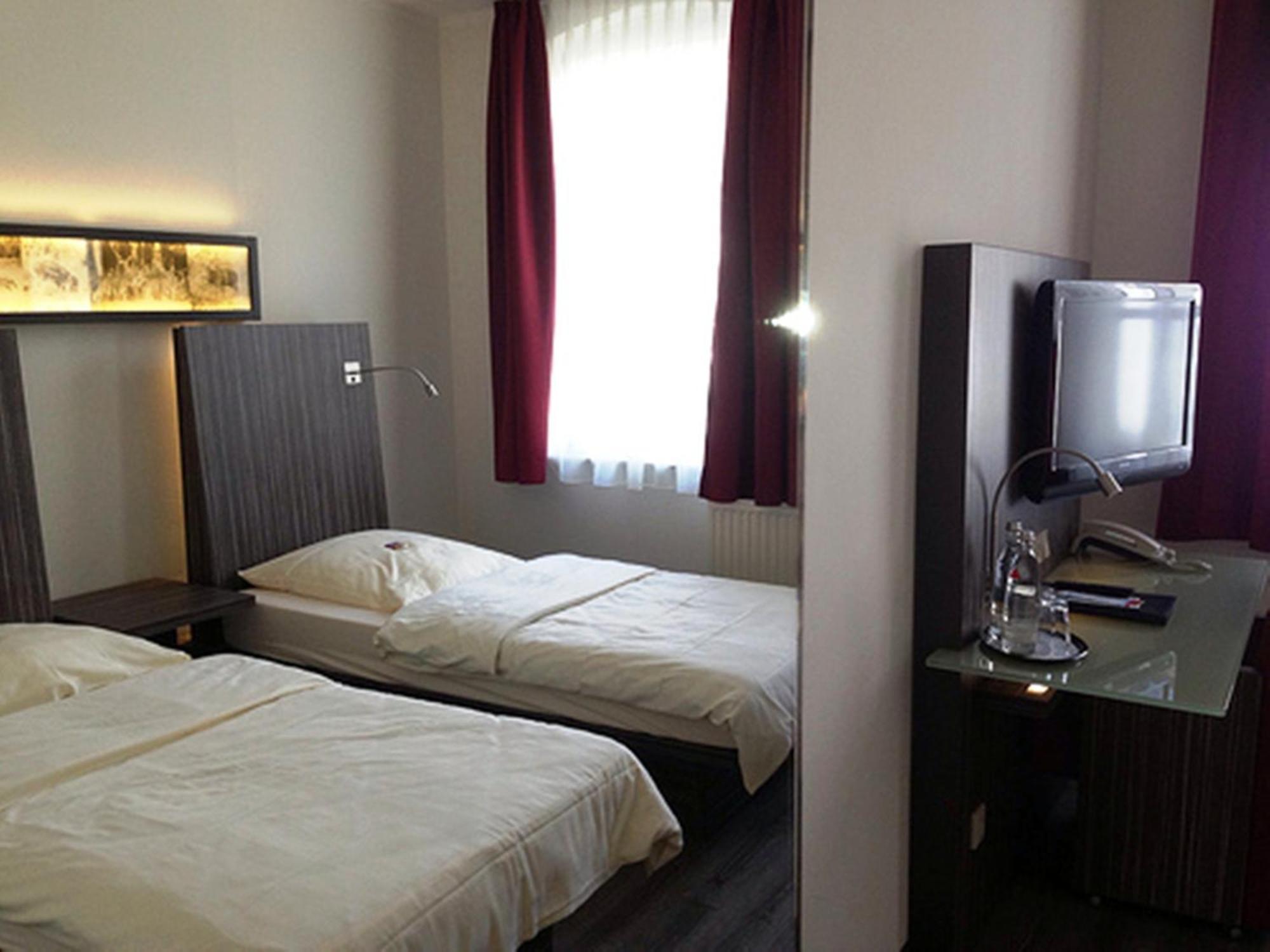 Gieschens Hotel Achim Room photo
